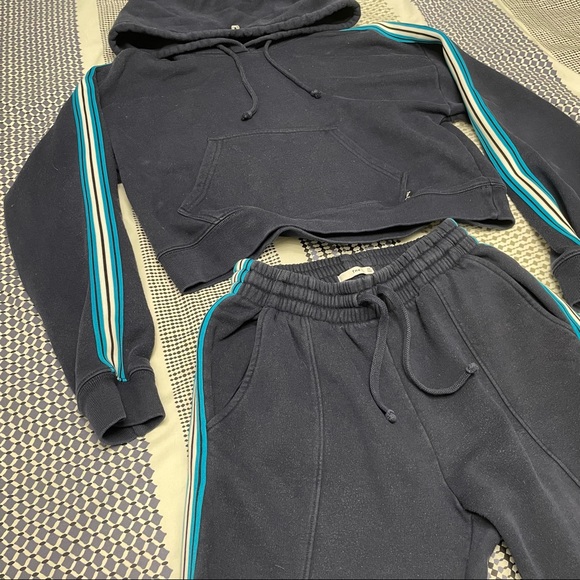 TNA Iconic Track Suit - Picture 6 of 16